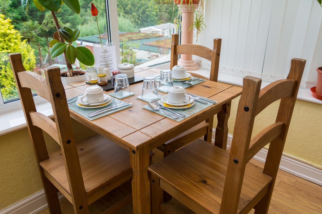The Lodge Swindon Eksteriør billede