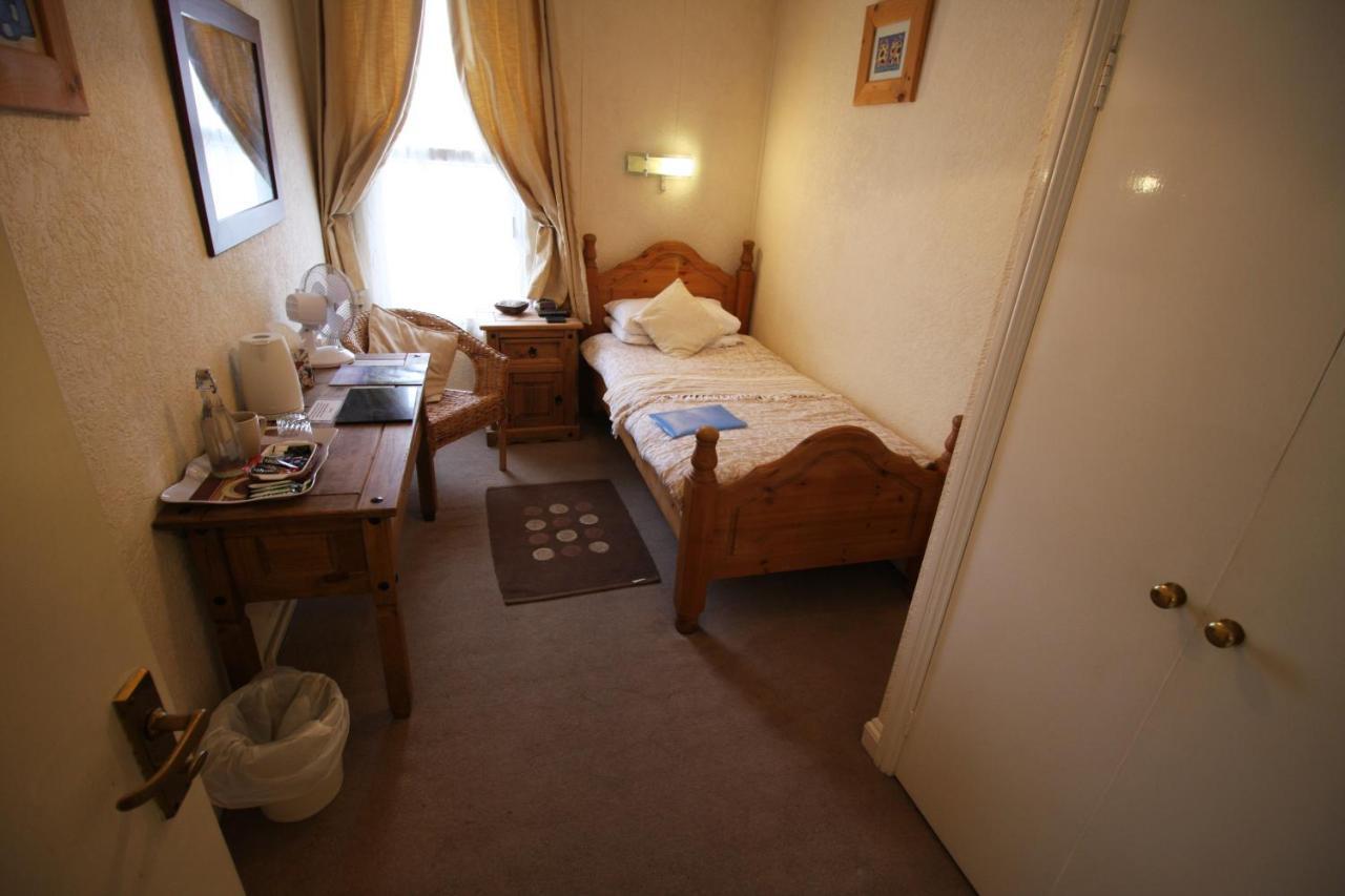 The Lodge Swindon Eksteriør billede